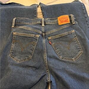 Levi’s Ribcage Bell denim jeans. High stretch. Size 31.